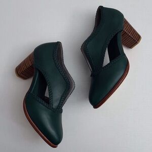 Bali Elf Handmade Spirit Walker Booties Emerald Cut Out Leather 9.5